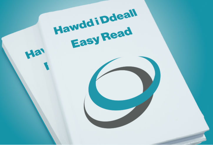 Dogfen wen gyda'r teitl 'Hawdd ei Darllen'. // White document with the title 'Easy Read'.